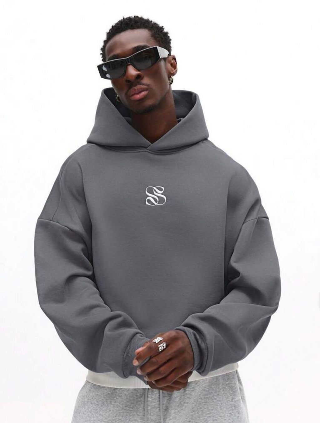 Drop Shoulder Oversized Pullover Hoodie with Embroidered Chicago Logo – Casual Streetwear