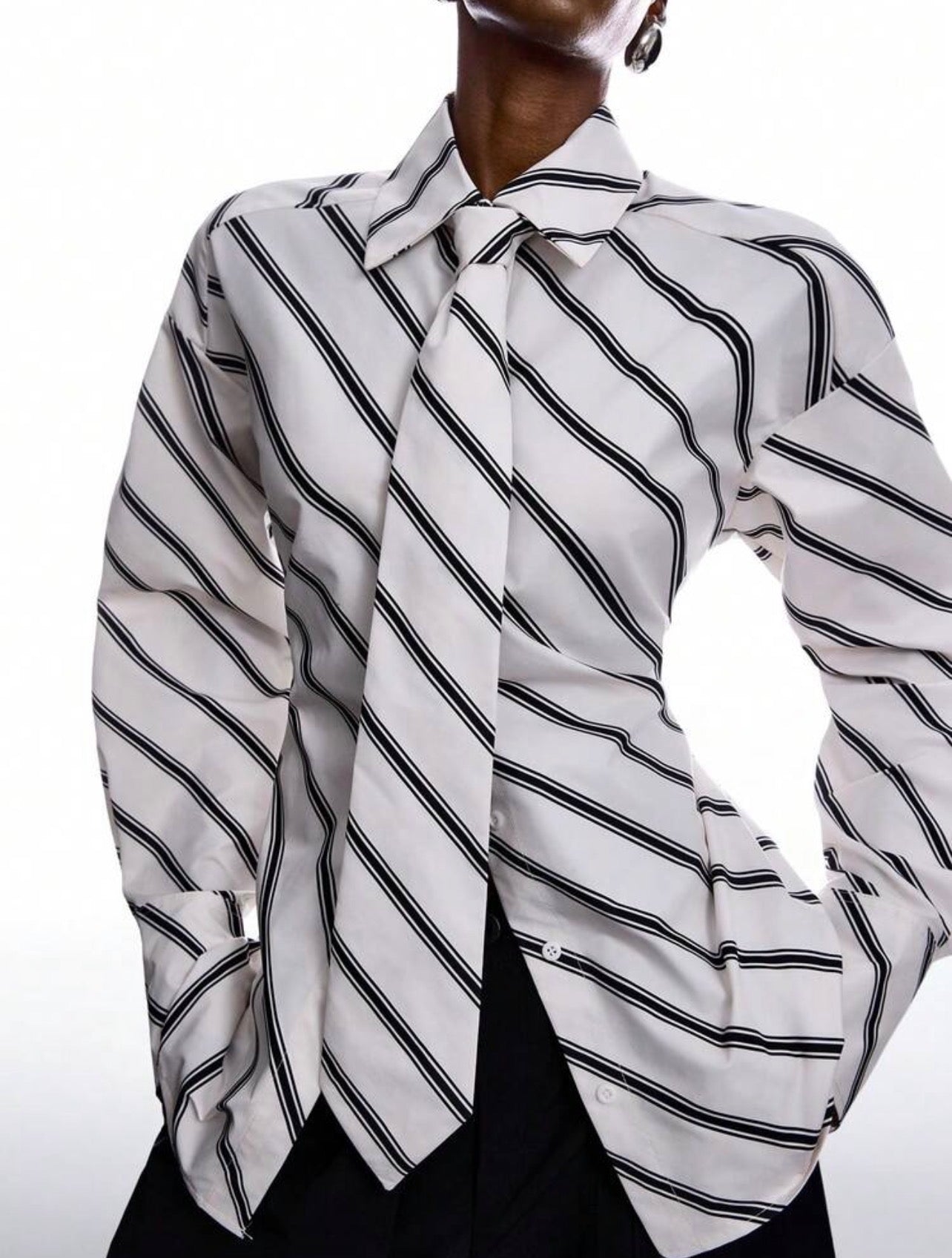 Women’s Minimalist Blue Striped Button-Front Long Sleeve Shirt – Casual Commuter Blouse