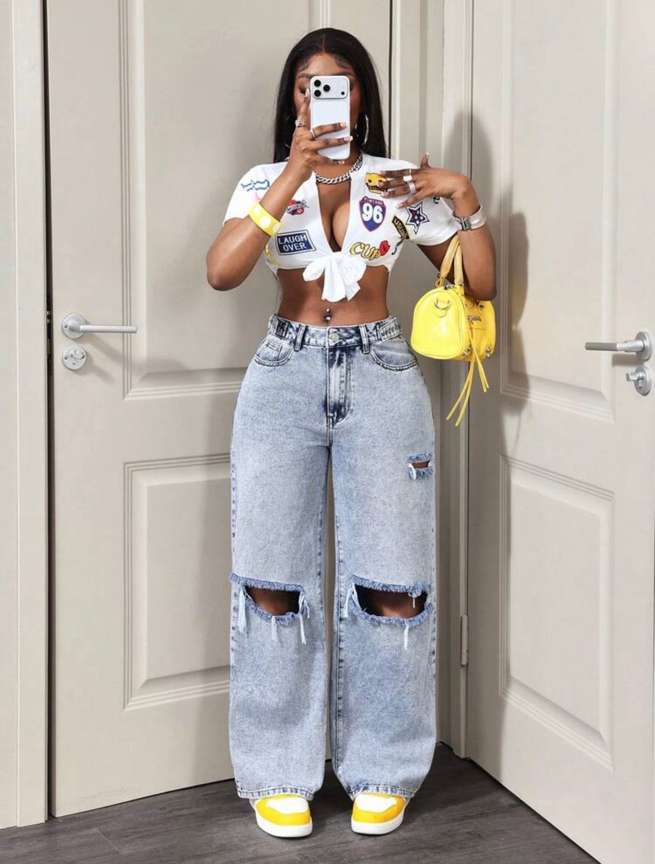 Women’s Distressed Wide Leg Jeans with Pocket & Button Detail