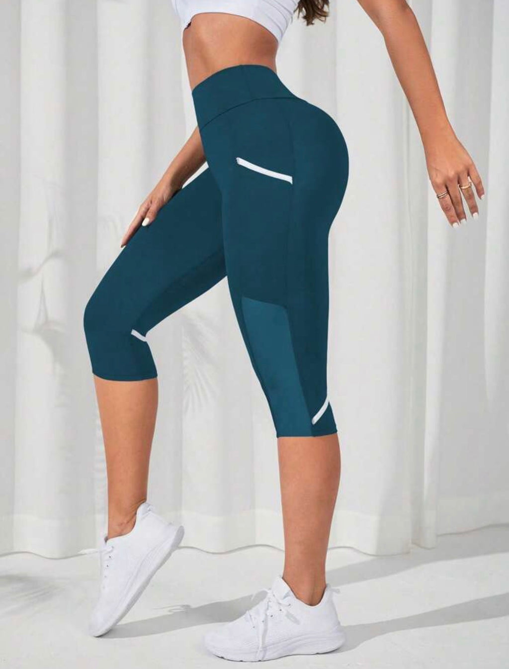 Women’s Contrast Mesh Capri Sports Leggings for Yoga & Workout