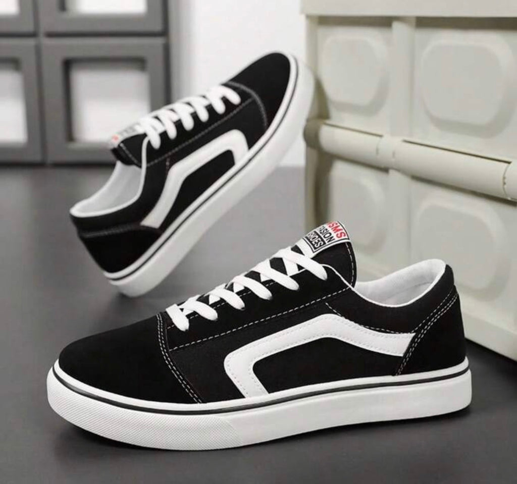 Men’s Solid Color Canvas Lace-Up Sneakers with Non-Slip Sole for Outdoor Activities
