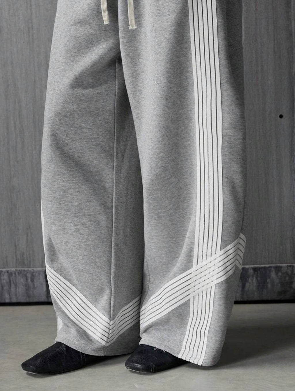 Men’s Striped Loose Fit Trousers – Sporty Streetwear Pants