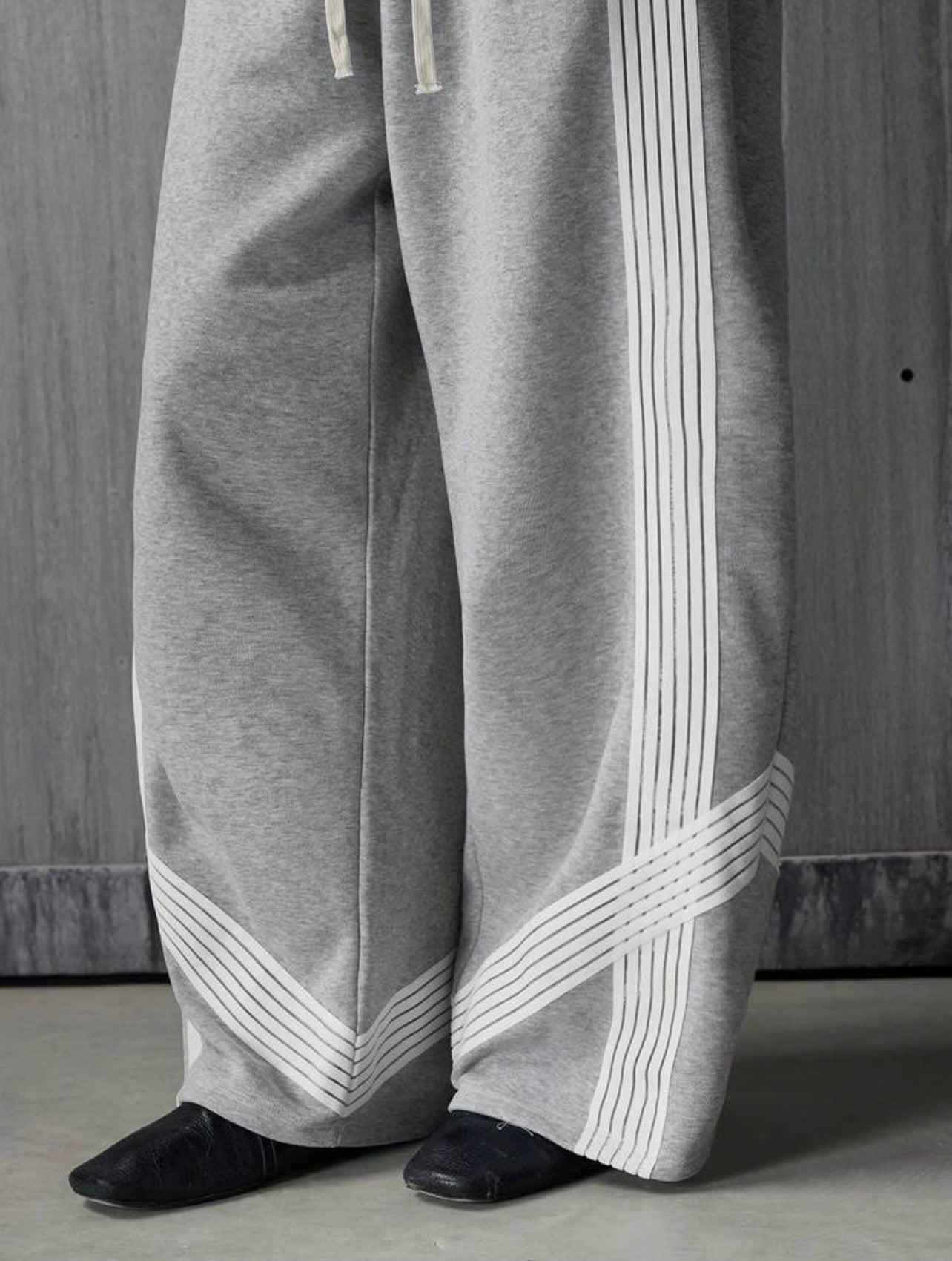 Men’s Striped Loose Fit Trousers – Sporty Streetwear Pants