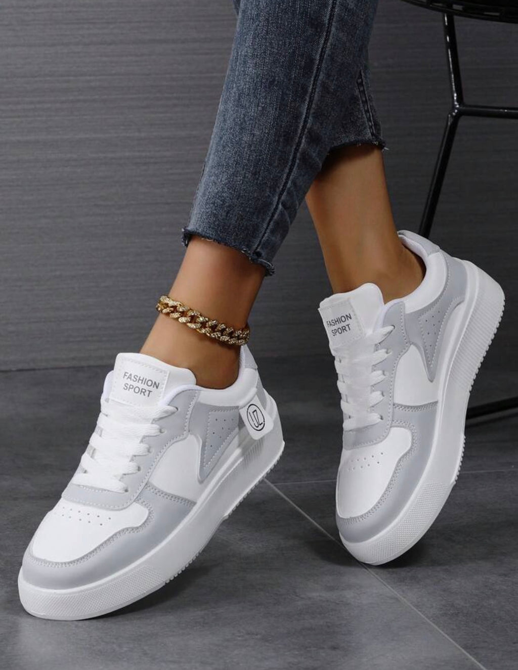 Women’s Lightweight White Casual Sneakers for Everyday Street Style