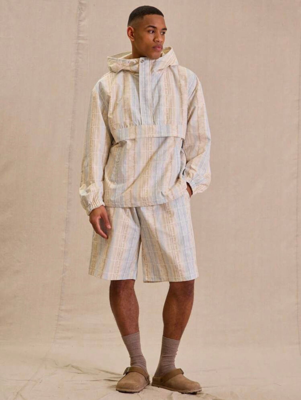 Men’s Abstract Print Hooded Shell Jacket – Relaxed Fit Outerwear