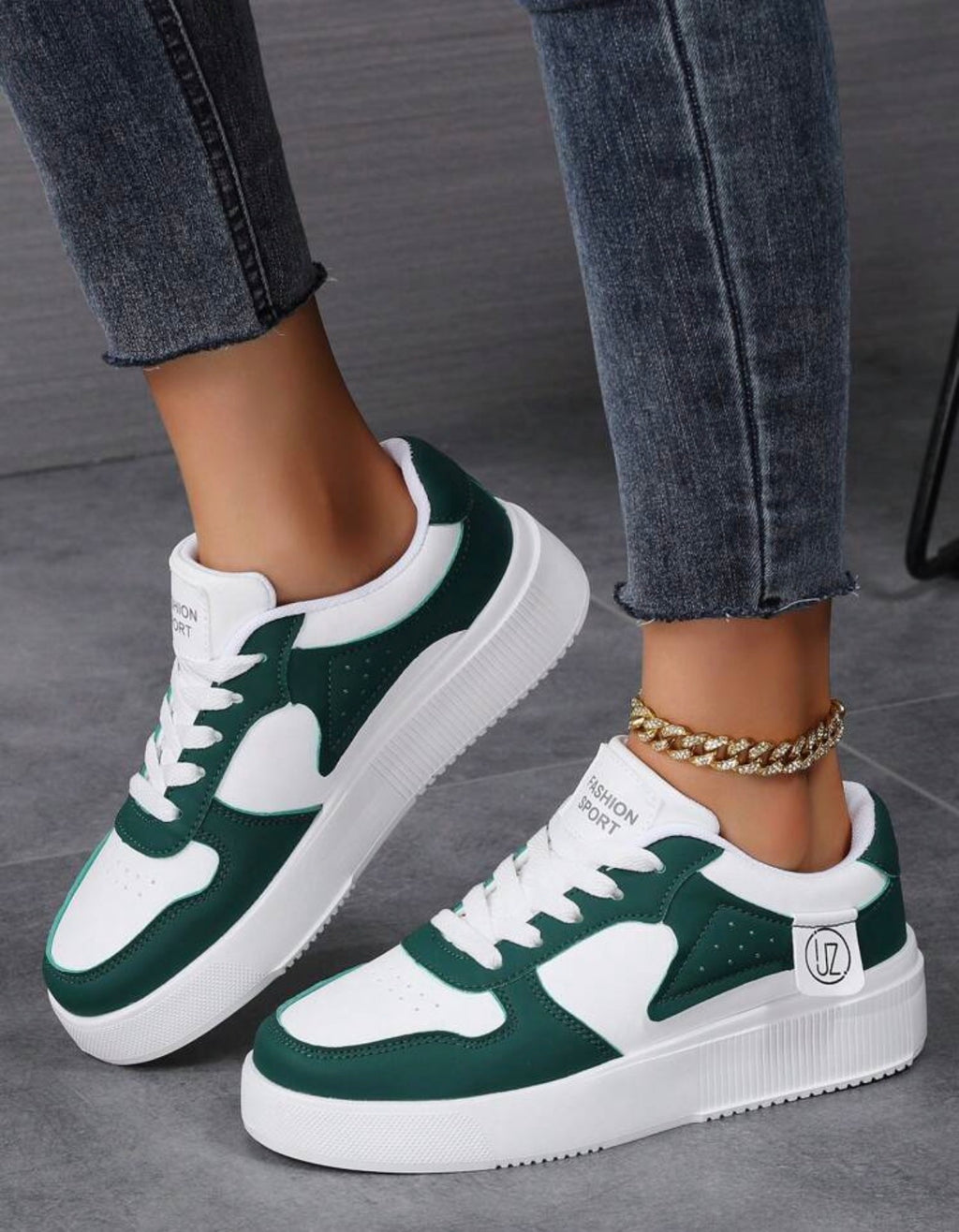 Women’s Lightweight White Casual Sneakers for Everyday Street Style