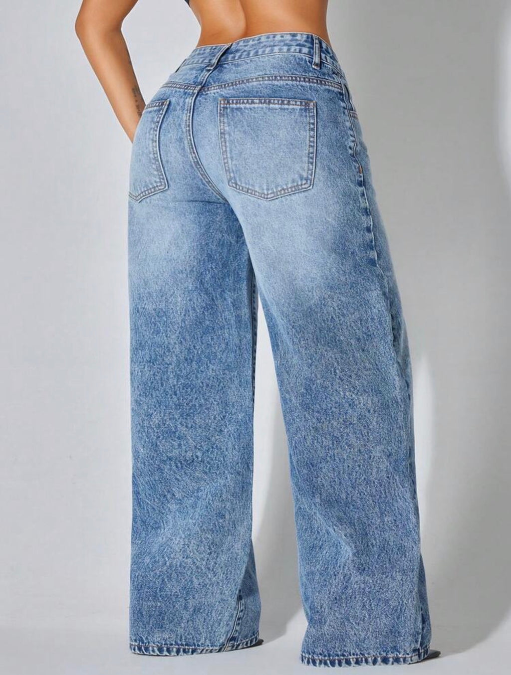 Women’s Low-Waist Wide-Leg Denim Jeans with Slant Pockets – Casual Everyday Wear