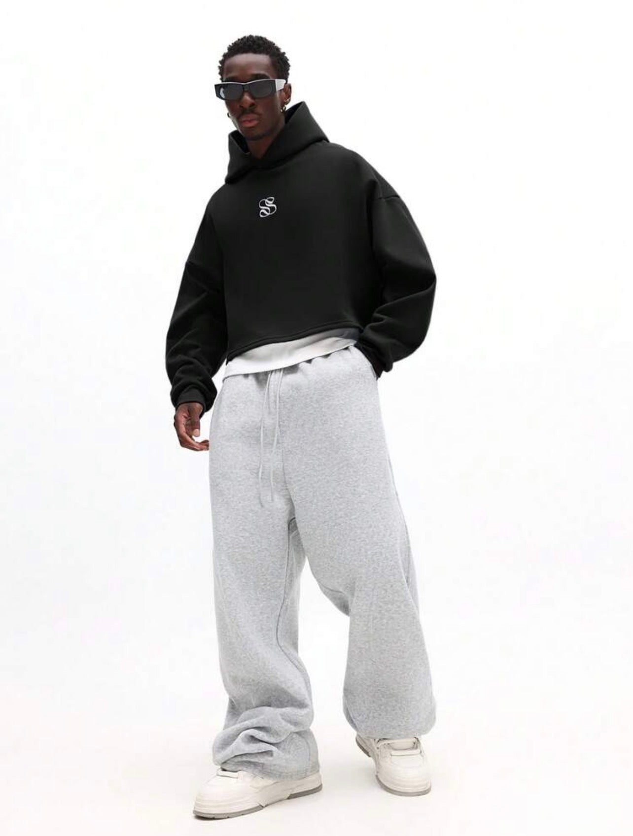 Drop Shoulder Oversized Pullover Hoodie with Embroidered Chicago Logo – Casual Streetwear