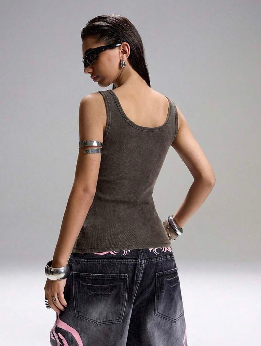 Minimalist Metal-Detail Camisole Tank Top for Women – Casual Summer Sleeveless Top
