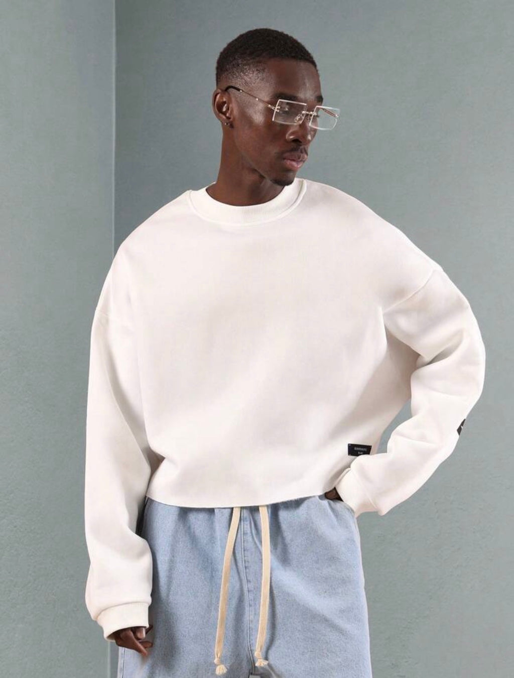 Streetwear Crop Sweatshirt with Varsity Letter Print – Urban Athleisure Pullover