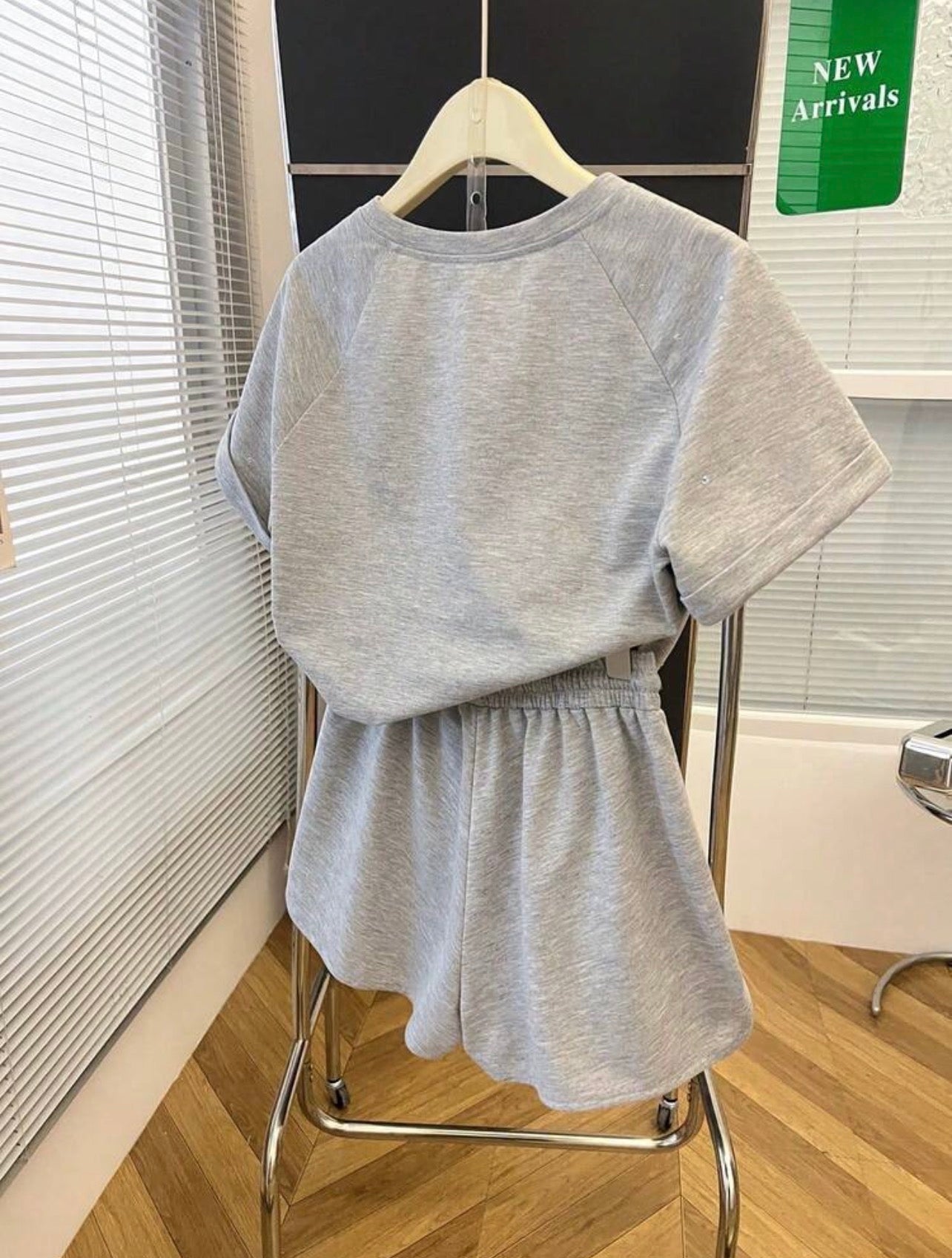Women’s Rhinestone Decor Loose Fit T-Shirt & Shorts Two-Piece Set – Casual Sport Outfit