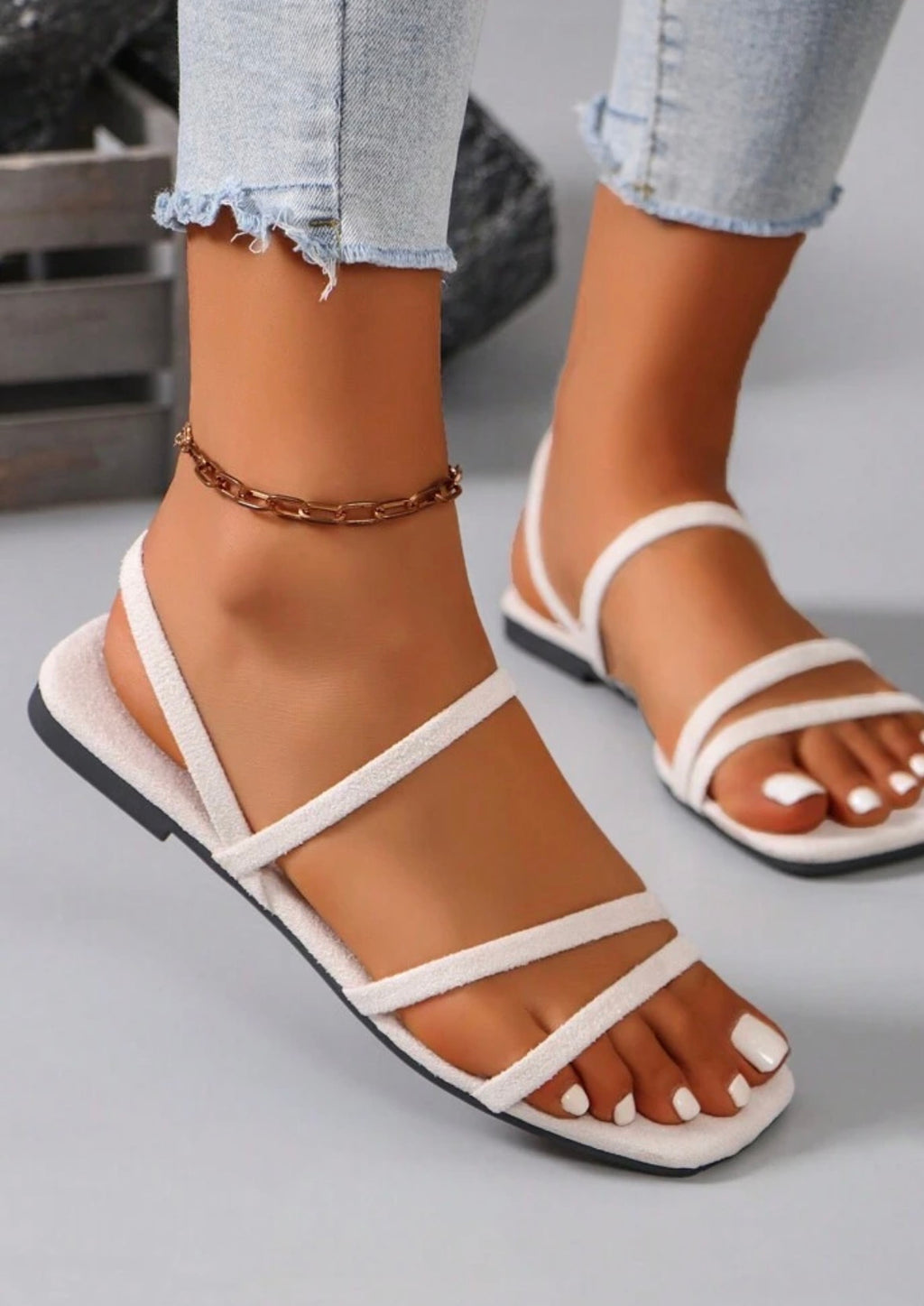 Women’s Lightweight Breathable Flat Sandals for Casual Outdoor Summer Wear