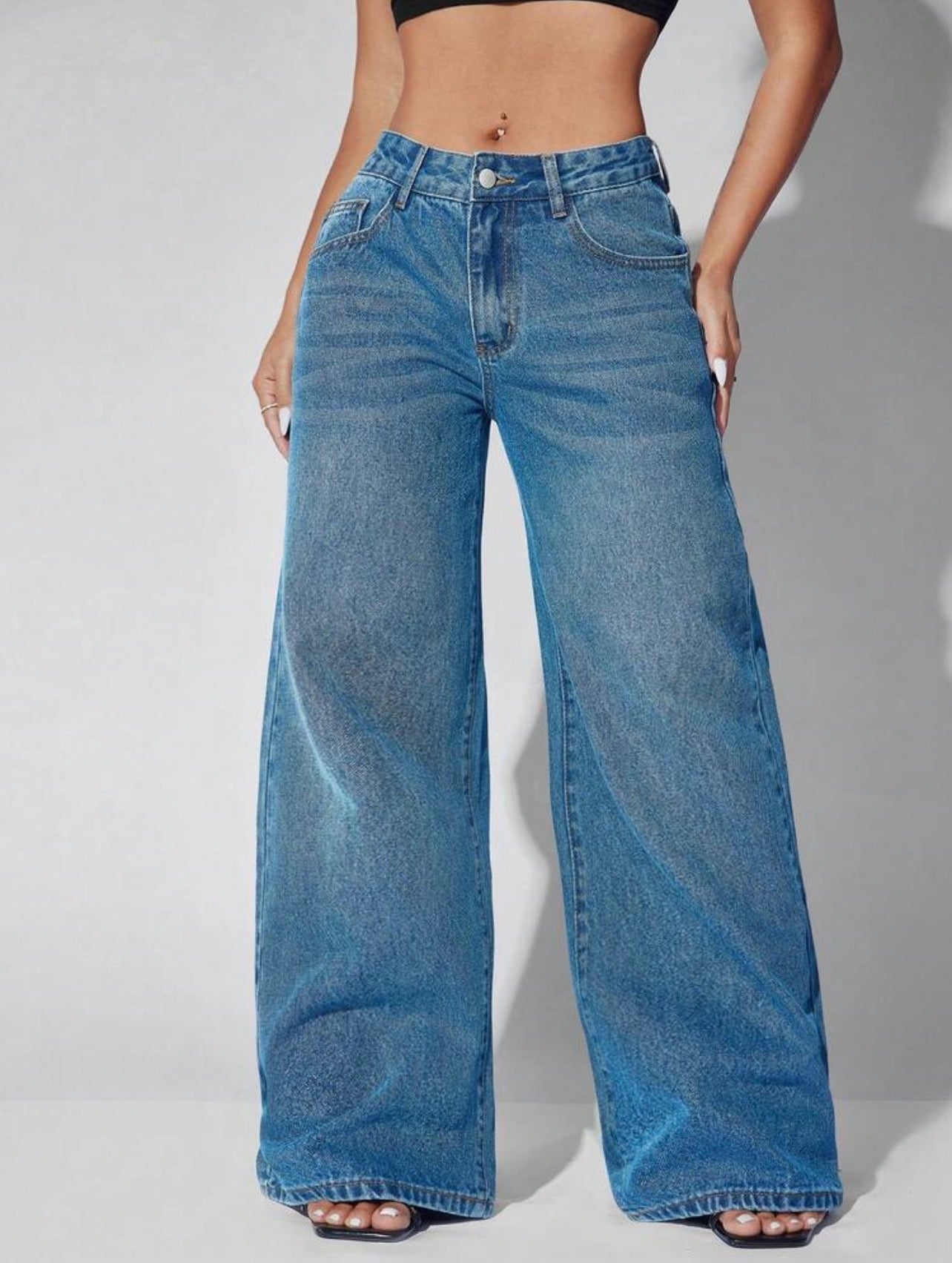 Women’s Low-Waist Wide-Leg Denim Jeans with Slant Pockets – Casual Everyday Wear
