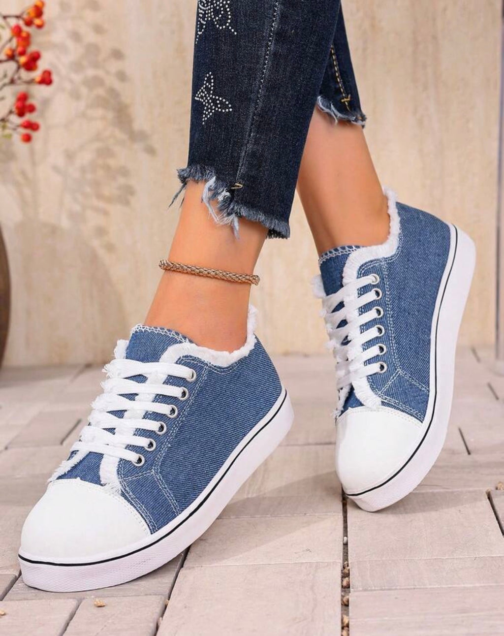 Women’s Round Toe Lace-Up Canvas Sneakers with Frayed Detail for Everyday Casual Wear