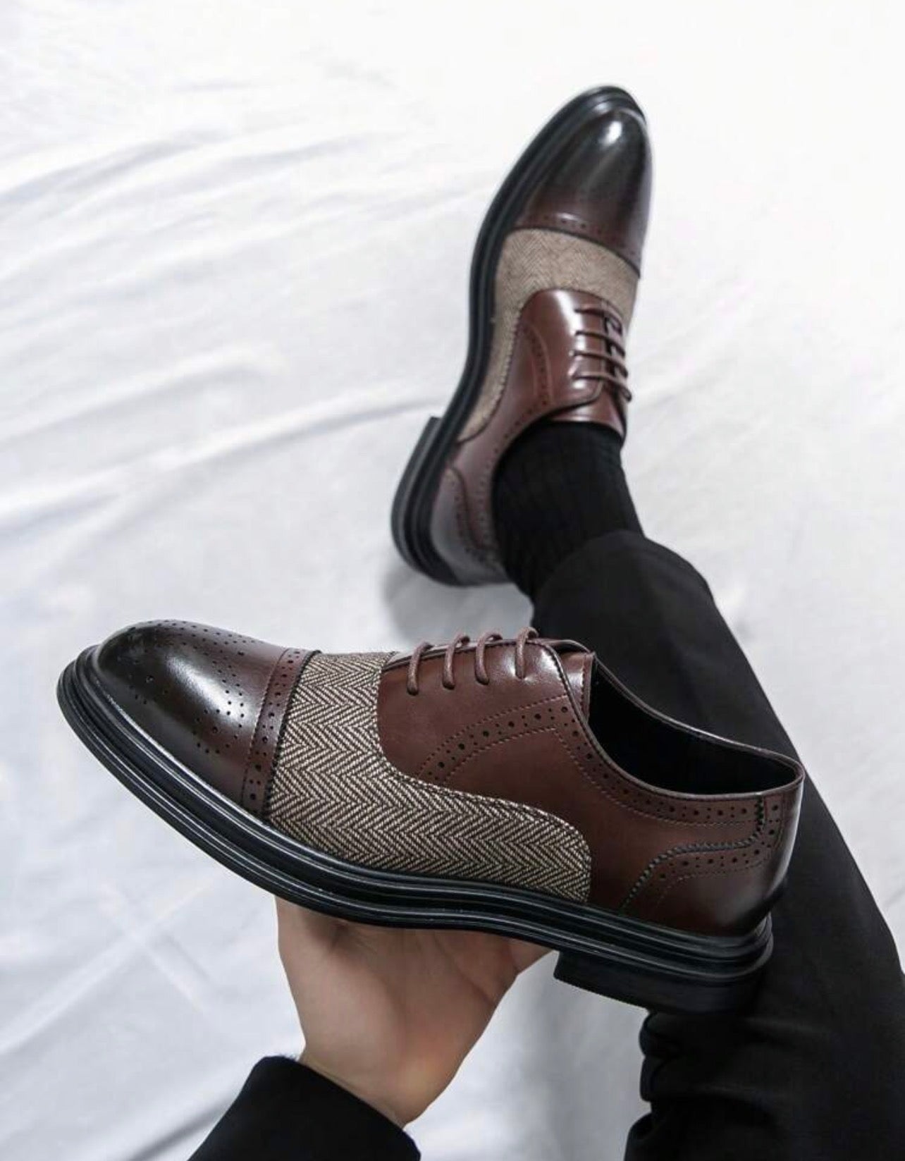 Men’s Vintage Check Pattern Lace-Up Dress Shoes with Classic Loafer-Inspired Style
