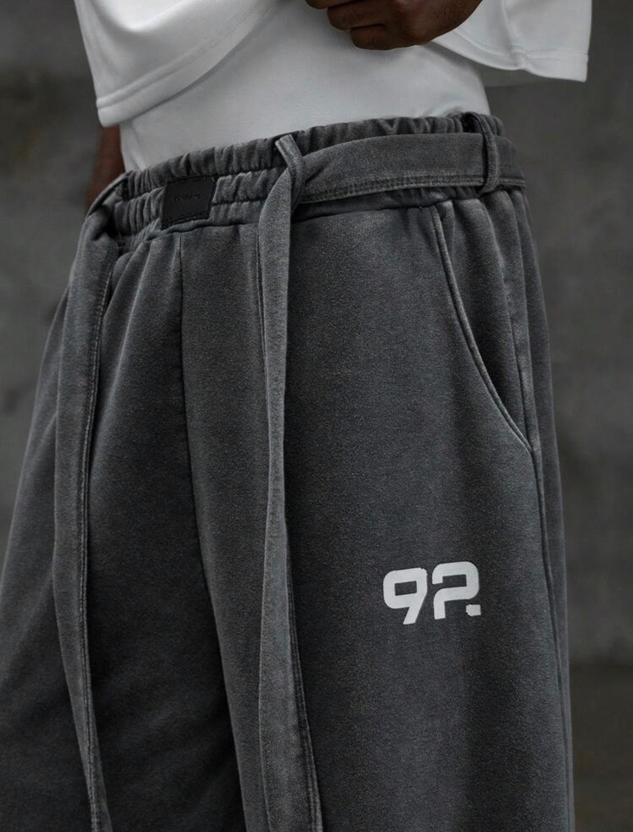 Men’s Washed Graphic Print Loose Sweatpants – Casual Streetwear Joggers