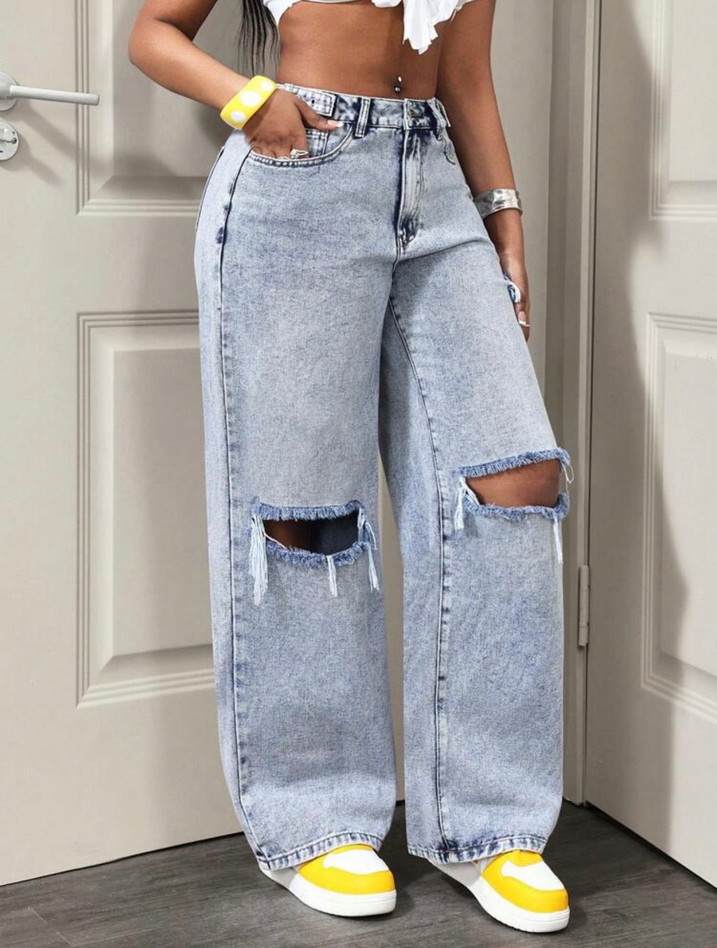 Women’s Distressed Wide Leg Jeans with Pocket & Button Detail