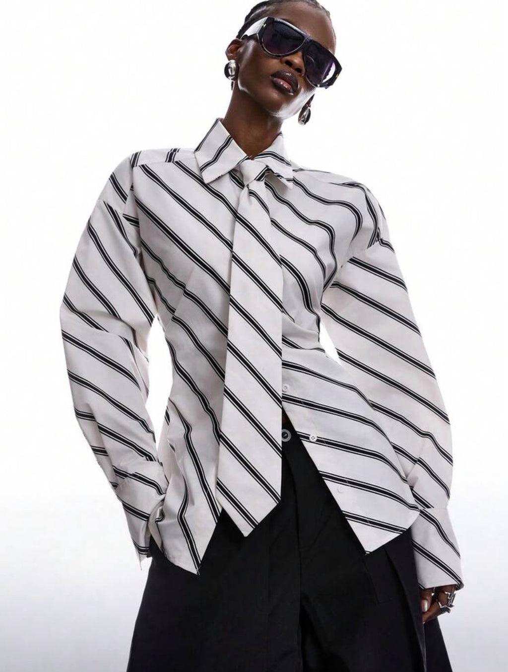Women’s Minimalist Blue Striped Button-Front Long Sleeve Shirt – Casual Commuter Blouse
