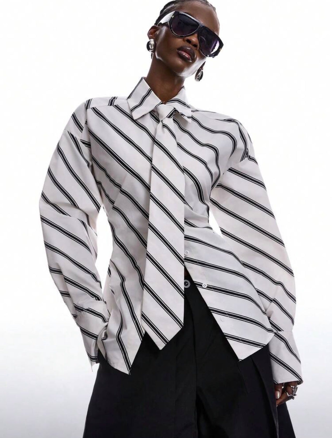Women’s Minimalist Blue Striped Button-Front Long Sleeve Shirt – Casual Commuter Blouse