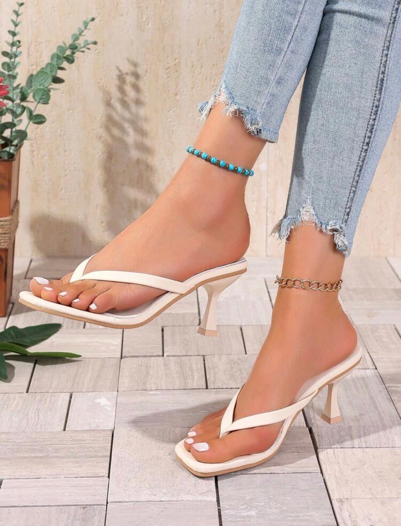 Women’s PU Leather Criss-Cross Comfortable Outdoor Sandals – Solid Color Design