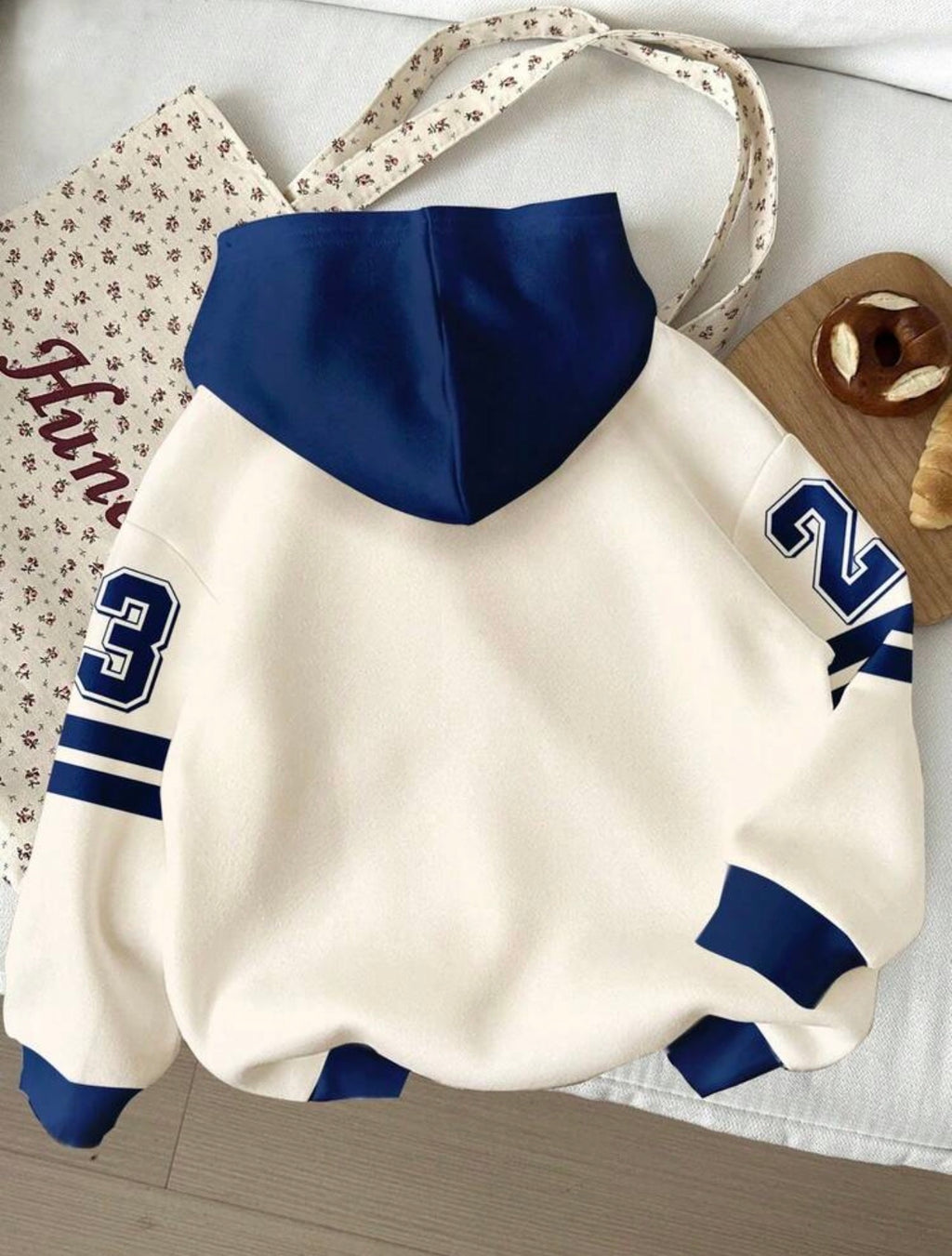Women’s Collegiate Print Loose Fit Long Sleeve Sweatshirt – Casual Streetwear Style