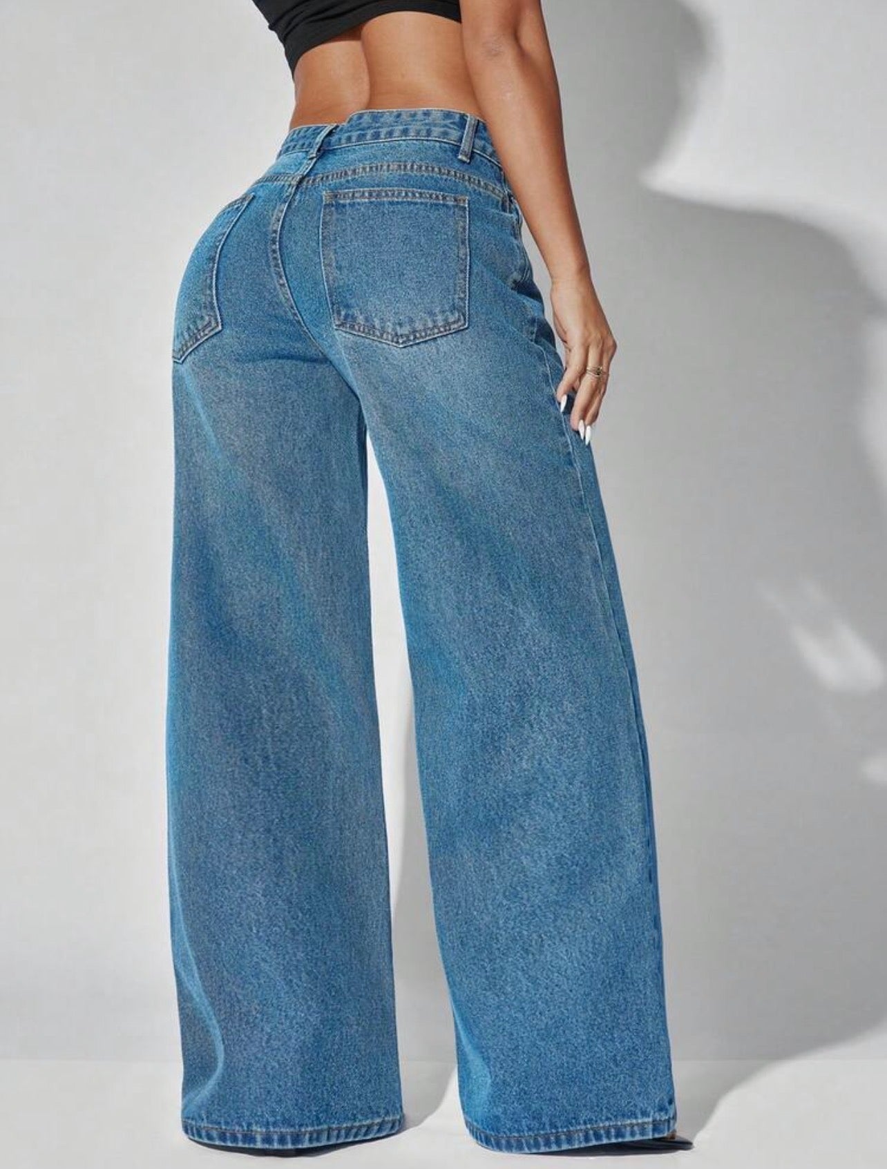 Women’s Low-Waist Wide-Leg Denim Jeans with Slant Pockets – Casual Everyday Wear